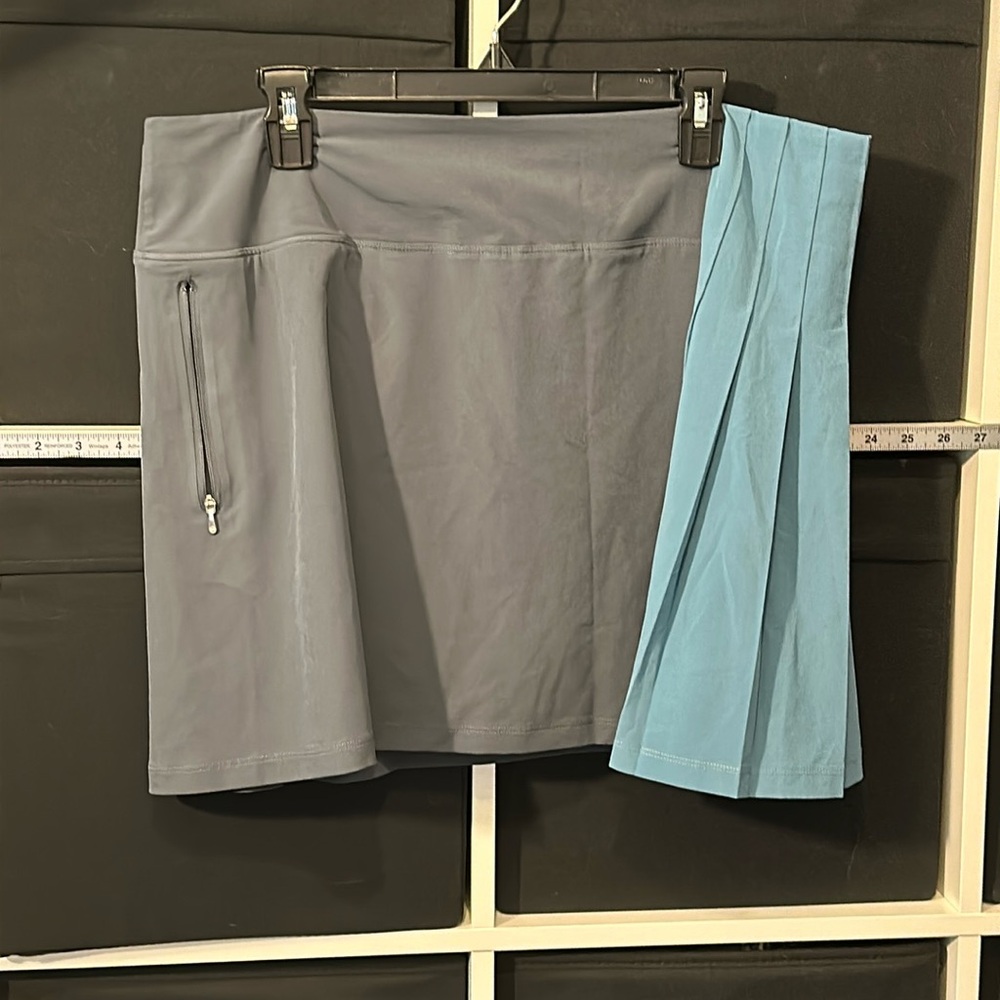EUC Athleta Fairway Pleated Skort Size XL Granite Blue